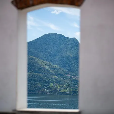 La Finestra Sul Appartamento *